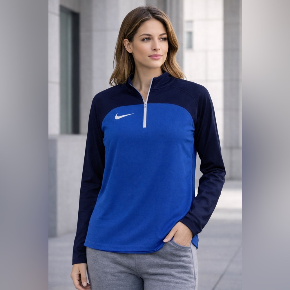 Nike dri-fit quarter zip 🏃🏽♀️ - Picture 1 of 5